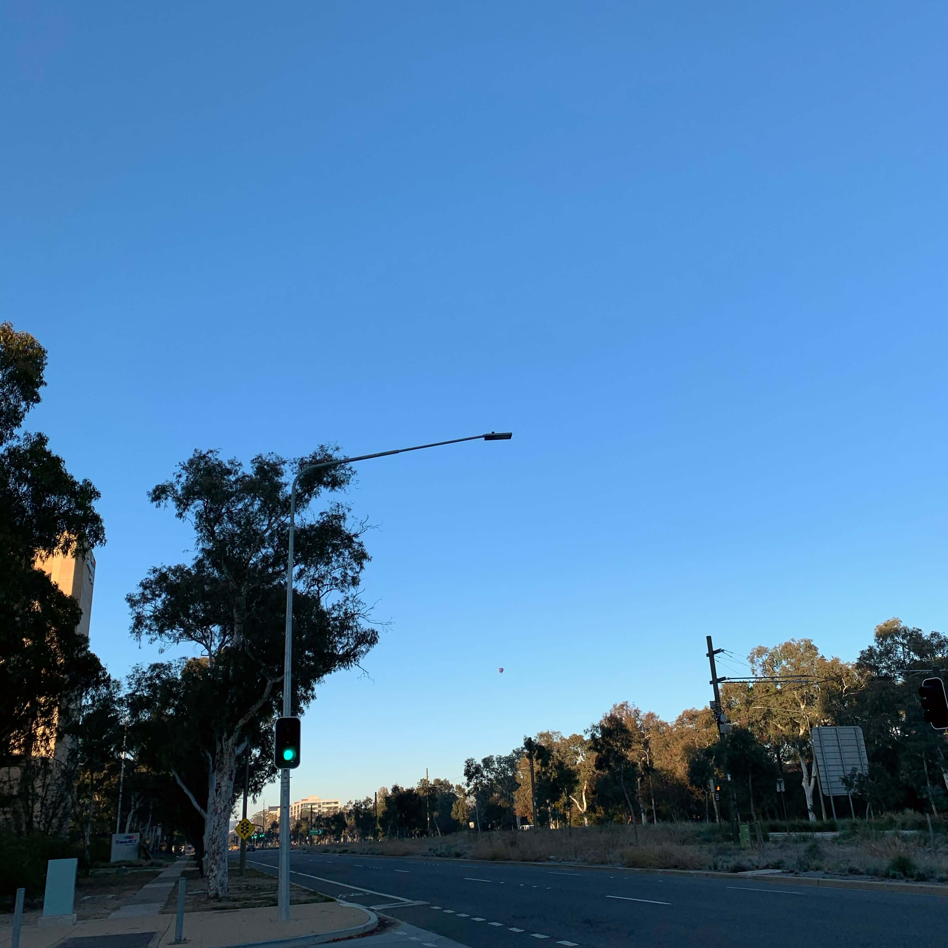 Clear skies on a winter morning, Canberra